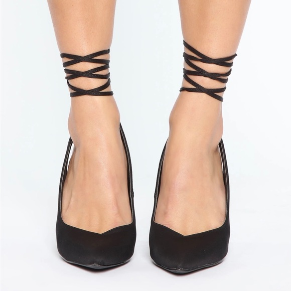 NWT black heels lace up, V shape in front - Picture 2 of 4